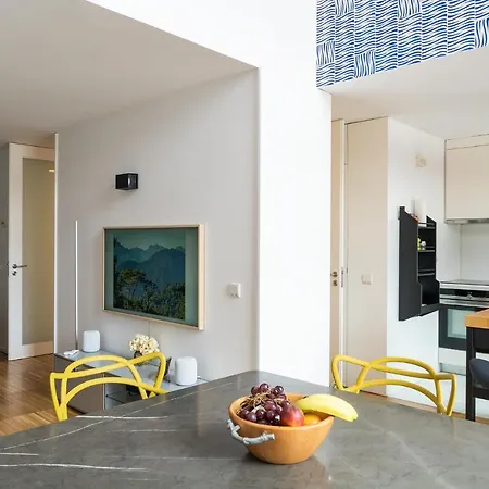 Insight River View - Pool & Garage Apartment *